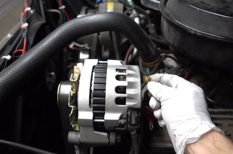  Снятие и установка стартера и генератора